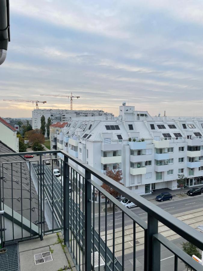 Eca Rooftop Live - Private Rooms & Serviced Apartments Bécs Kültér fotó