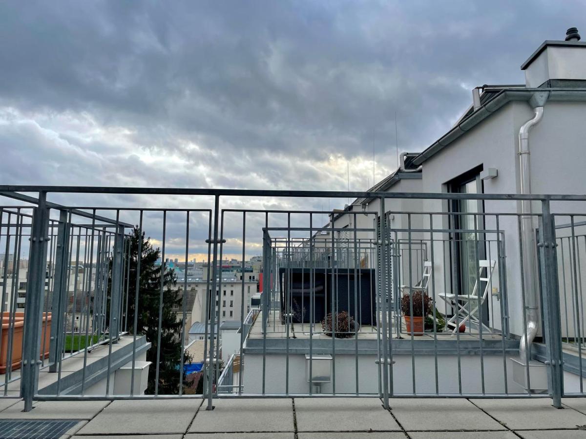 Eca Rooftop Live - Private Rooms & Serviced Apartments Bécs Kültér fotó